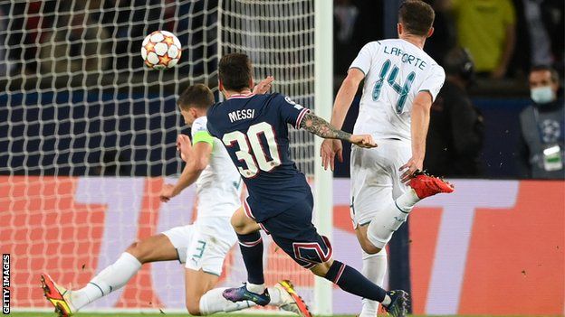 Lionel Messi o goolkiisii ugu horreeyay u dhaliyay Kooxda Paris St-Germain