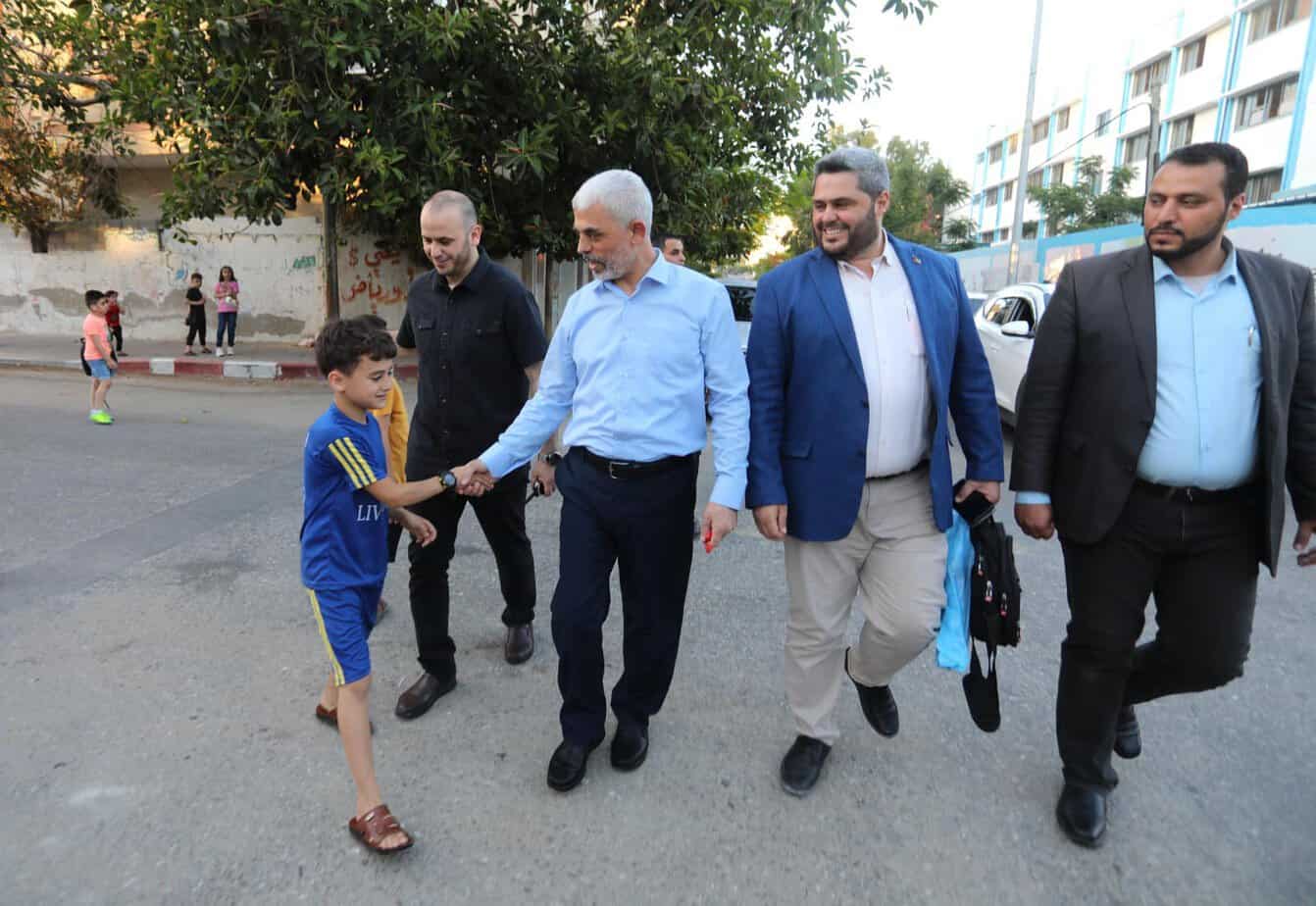 Akhriso:- Waa kuma hoggaamiyaha Cusub oo ay yeelaneyso Kooxda Xamaas? Akhriso:- Waa kuma hoggaamiyaha Cusub oo ay yeelaneyso Kooxda Xamaas?