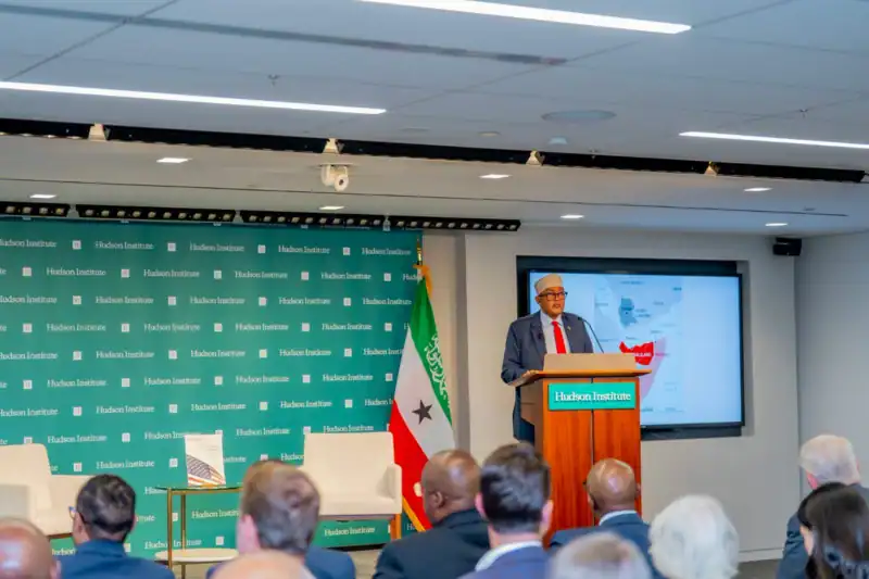 Madaxweynaha Somaliland oo yiri “dhulkeenna laguma waxyeelleyn askari Mareykan ah” Madaxweynaha Somaliland oo yiri “dhulkeenna laguma waxyeelleyn askari Mareykan ah”