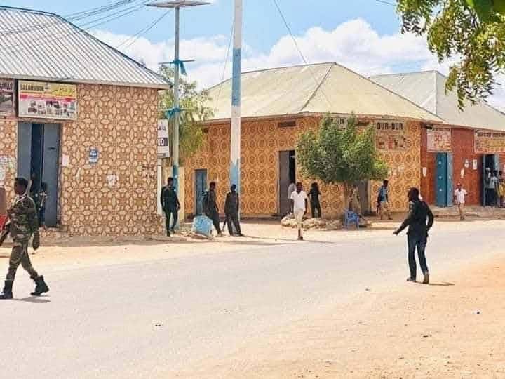 Doorasho ka dhacaysa Dhuusamareeb iyo ammaanka oo la adkeeyay. Doorasho ka dhacaysa Dhuusamareeb iyo ammaanka oo la adkeeyay.